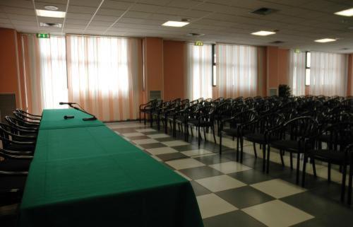 Hotel Cavallino Faenza Bagian luar foto