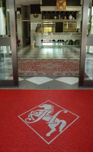 Hotel Cavallino Faenza Bagian luar foto