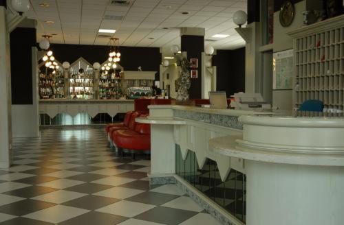 Hotel Cavallino Faenza Bagian luar foto